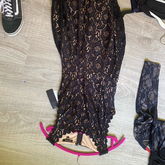 Dresses all different brands most are size small some medium and few large - Picture 5 of 11